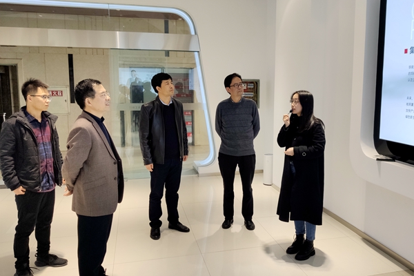 2e6040745e244631badd4b88e957f0dd.jpg 铁骑力士.jpg