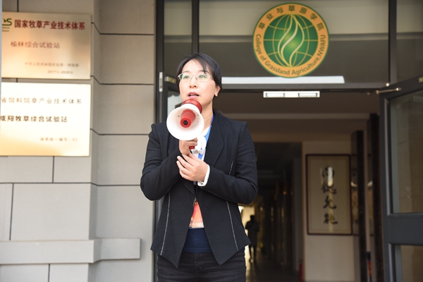 92df5ab0f36d474a8b2c68009f23ae3b.jpg 久久热
党总支书记苏蓉讲话.JPG