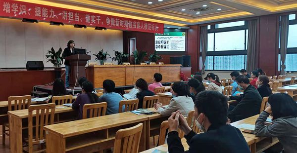 2fc5a1a0b85b476fbdc810e02031cb60.jpg 慈溪中学宣讲会现场_副本_副本.jpg