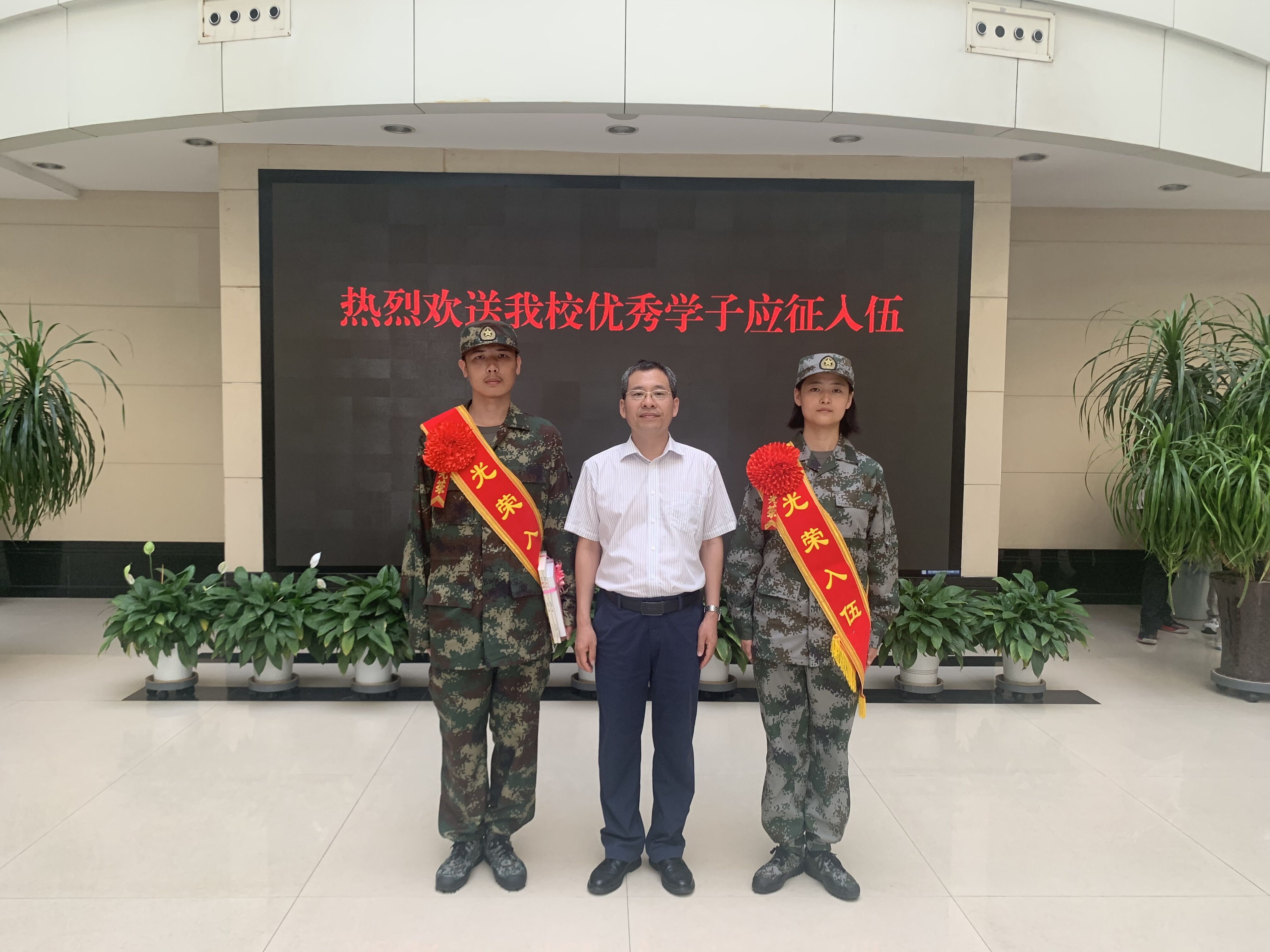 49ed90dc5bac481d8daa16ee0ef305cc.jpg 49ed90dc5bac481d8daa16ee0ef305cc.jpg