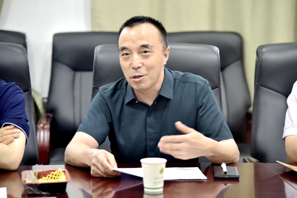 b8eee78b1444426c9153217c4b73f6cc.jpg 副院长温仲明讲话.JPG